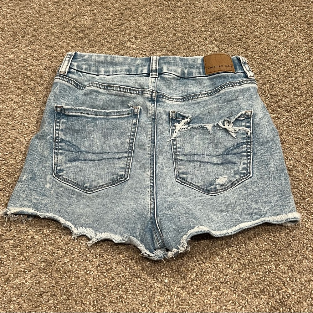 American Eagle Light Wash Distressed Curvy Hi-Rise Shortie Denim Shorts - Size 4 - Picture 4 of 5